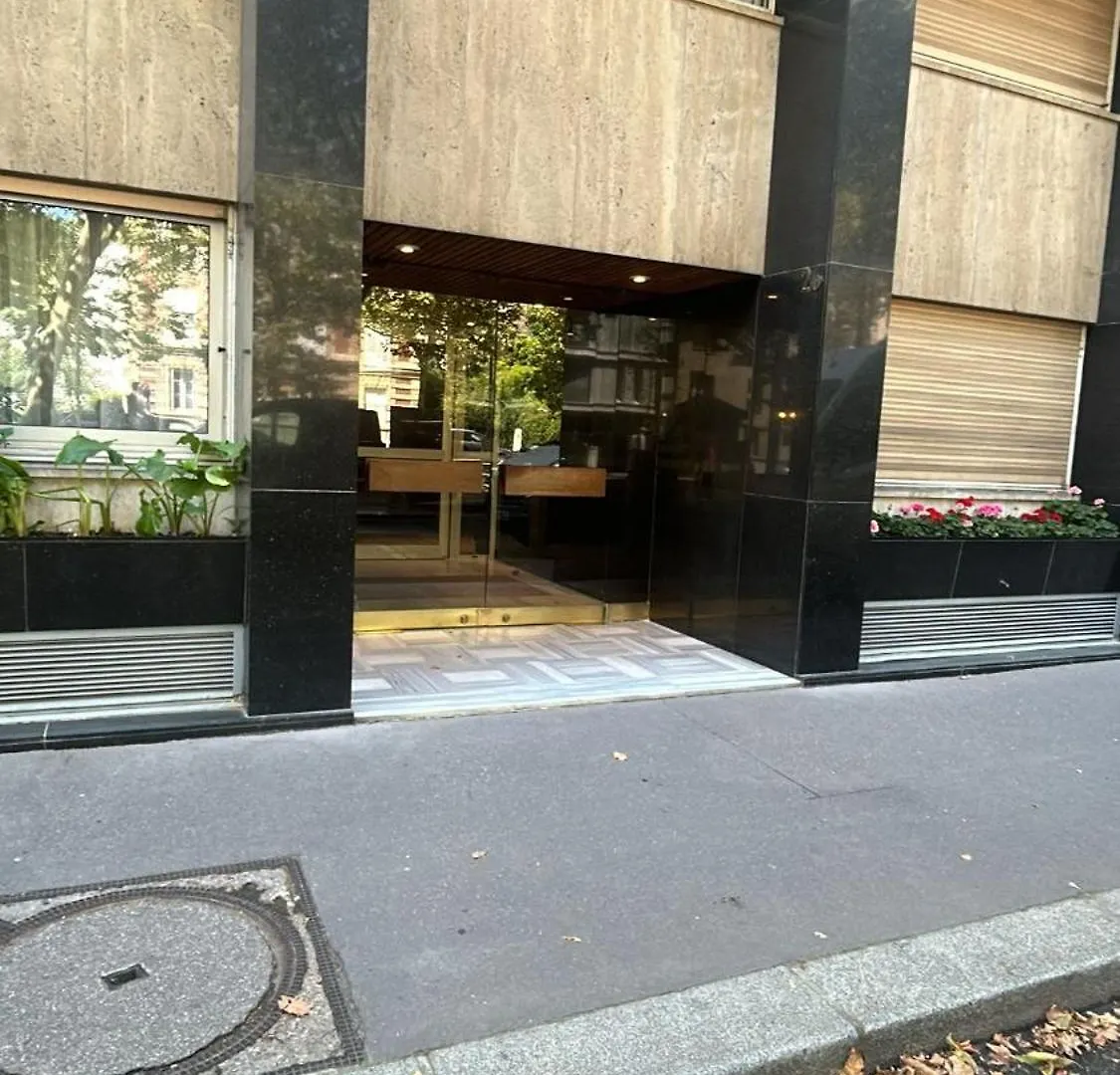 Apartment Studio Pour Deux Face A La Tour Eiffel Paris